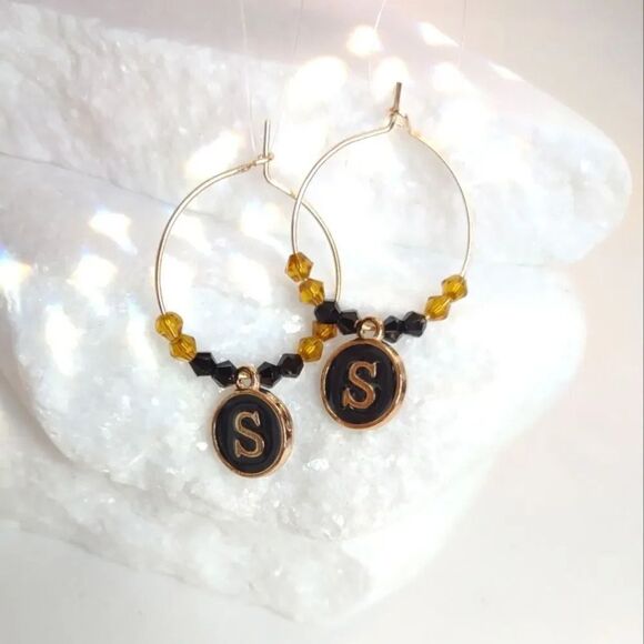 Initial Charm Earrings Black and Gold - Picture 2 of 16